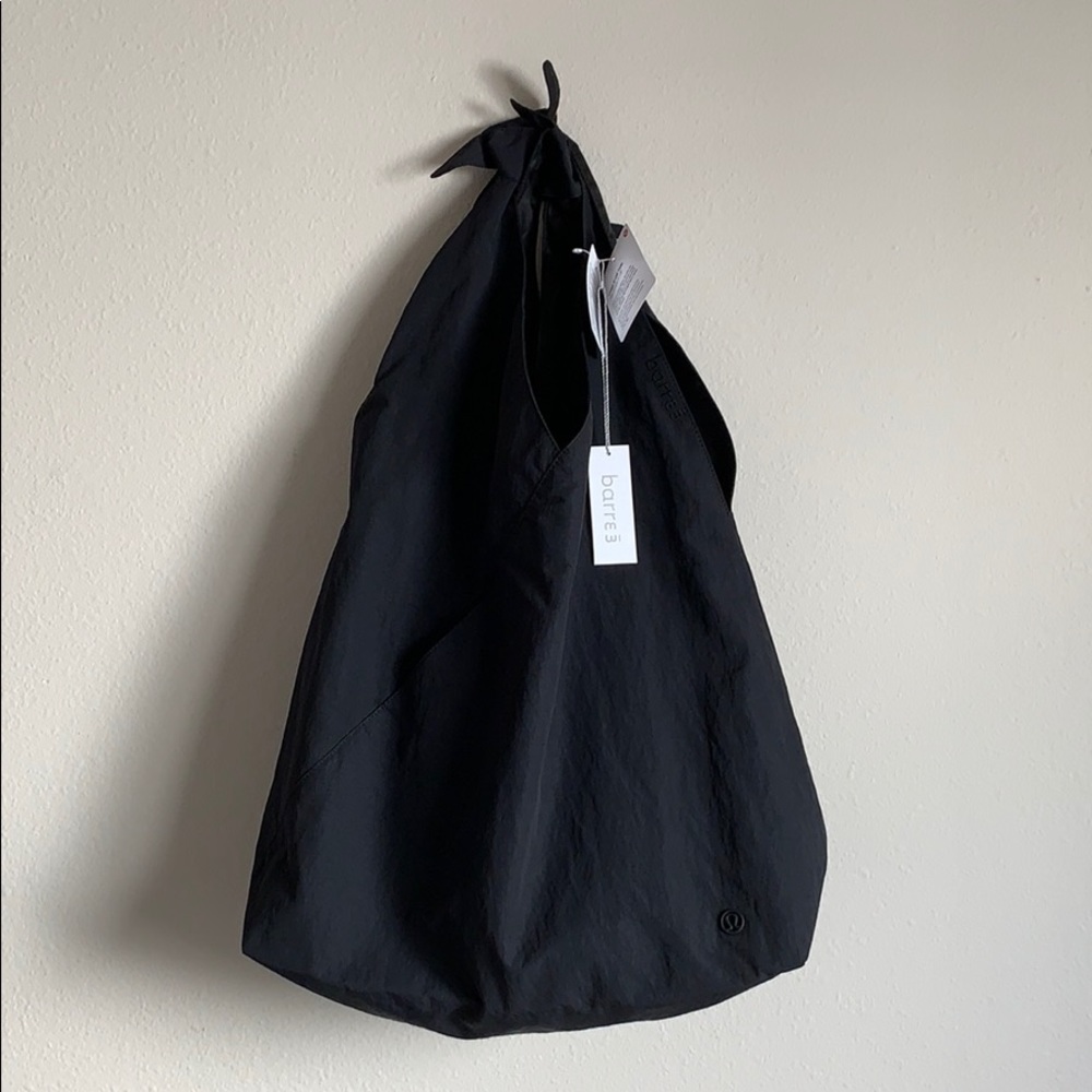 Lululemon x barre3 Cross It Off 20L Black NEW - Picture 2 of 13